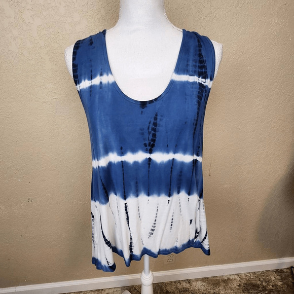Chelsea & Theodore Tops - Chelsea & Theodore Blue and White Tye Dye Tank Top XL (3696)